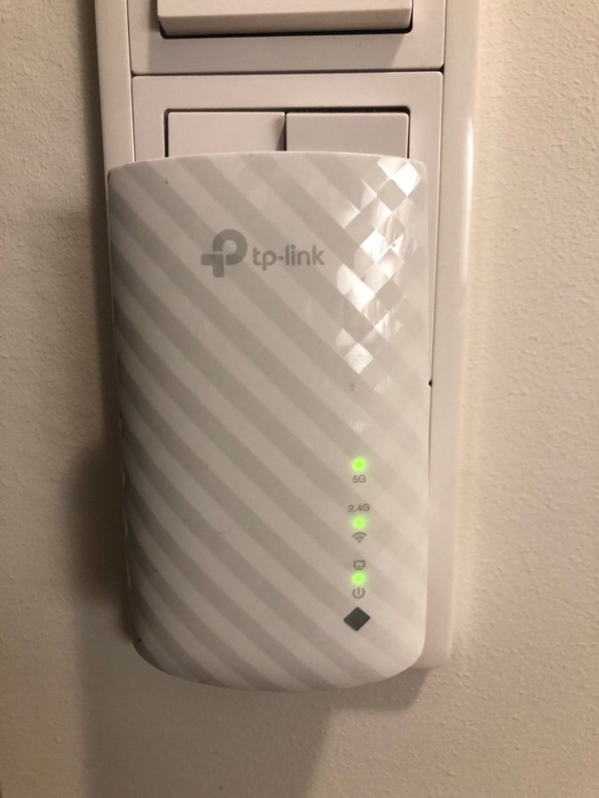 TP-Link AC750 Wi-Fi Range Extender RE200