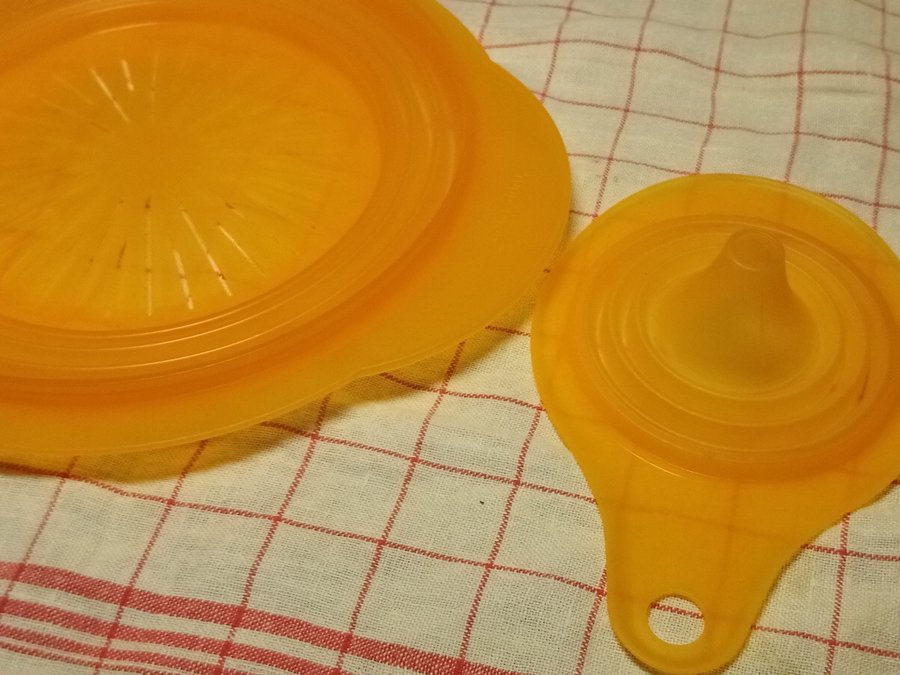 TUPPERWARE TRATT DURKSLAG ÅNGKOKARE.