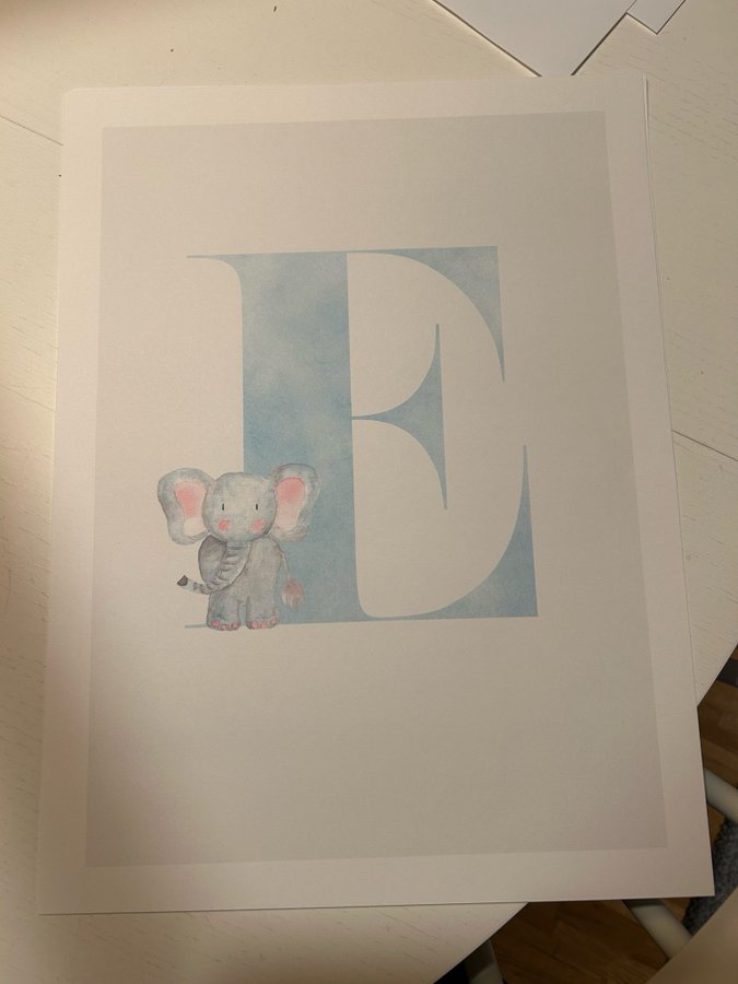 Poster E 30*40 - Bokstav med elefant