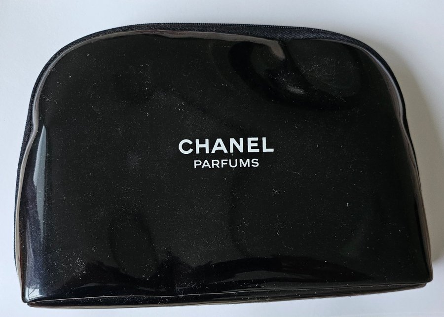 Stor CHANEL Beauté Väska Bag Svart LACK