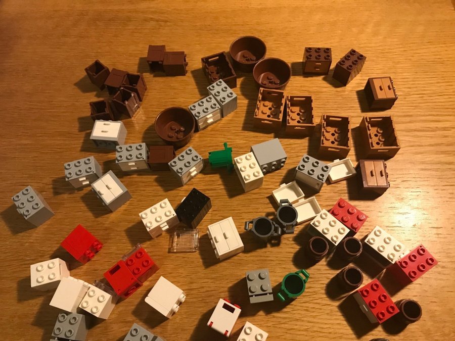 Lego - Lådor, tunnor och annan förvaring.