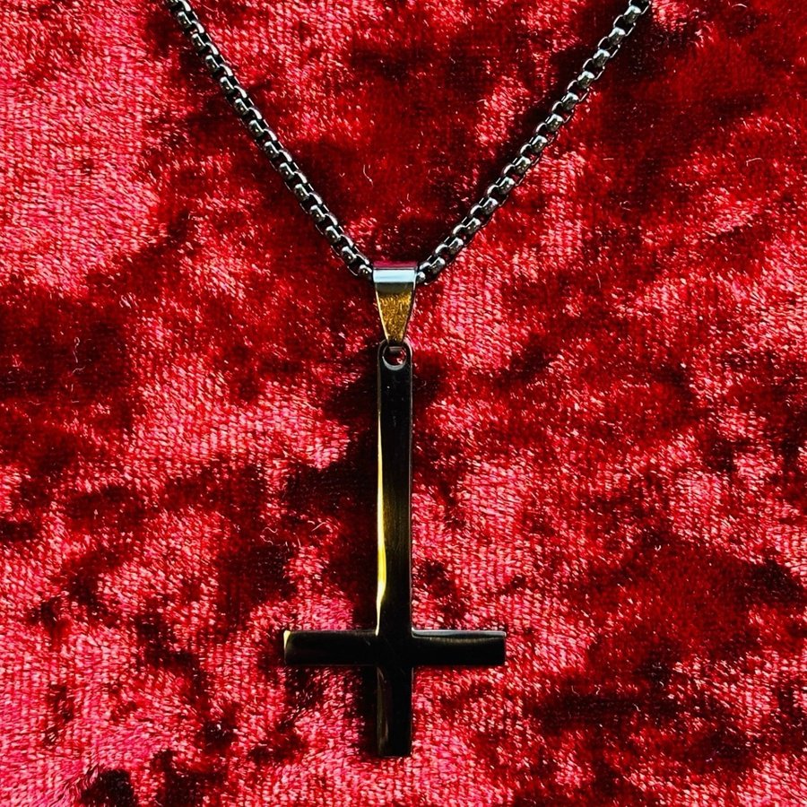 Svart halsband m inverterat kors Rostfritt stål Metal Rock Goth Satanic Wiccan