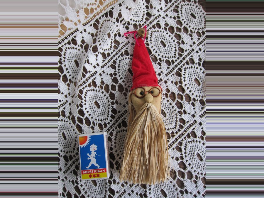 TOMTAR 4 st bast  tyg Jul RETRO tomte julgranspynt