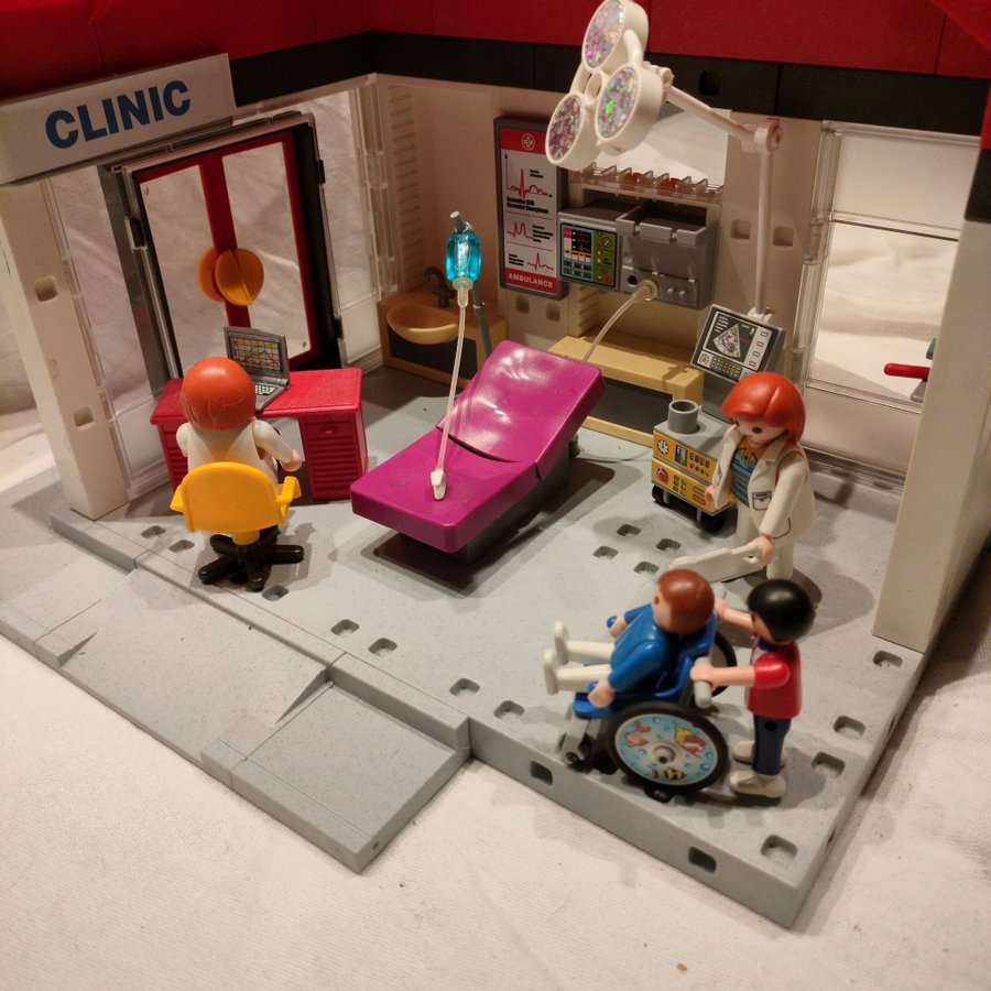 Playmobil 5012 clinic