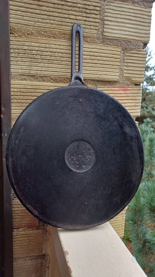 Gjutjärnspanna för plättar,gjutjärn,retro,eld,grill,brasa