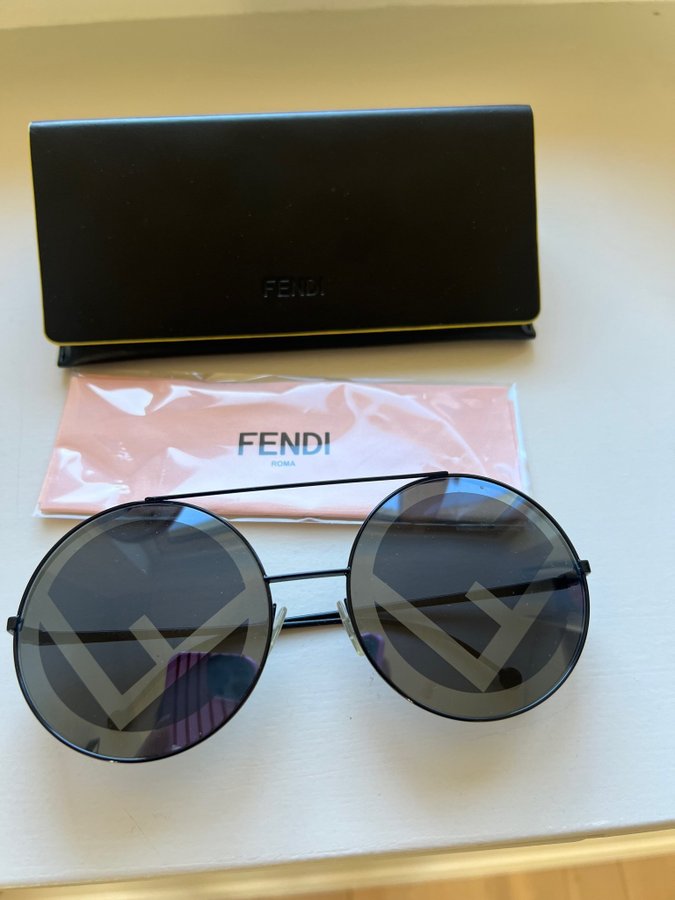 Fendi Solglasögon