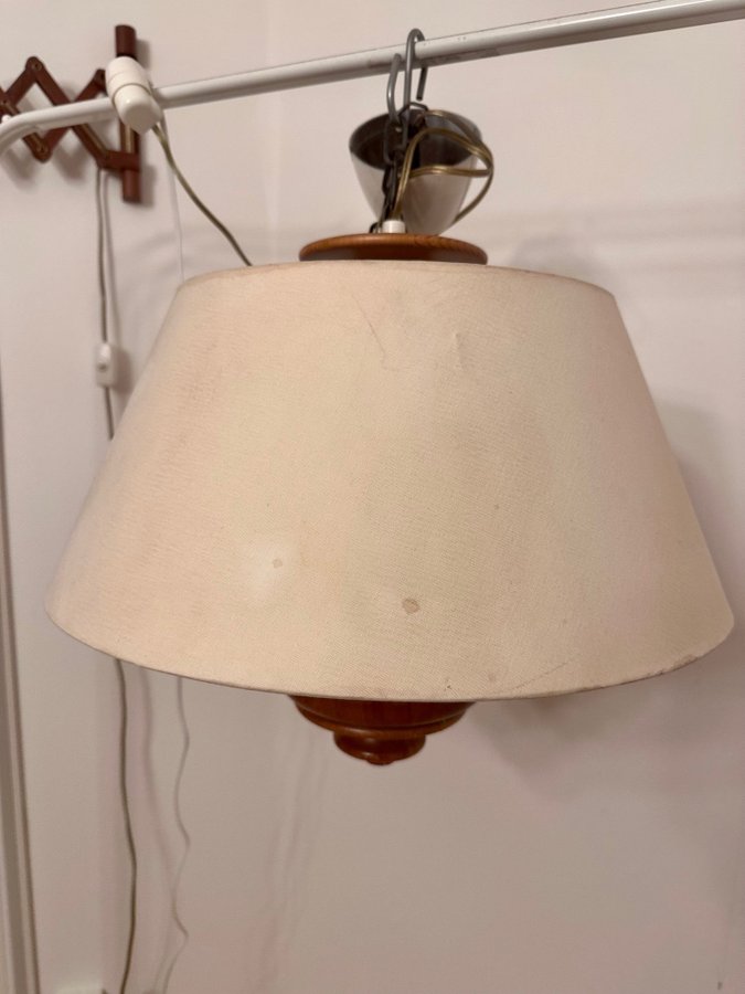 Trälampa furulampa taklampa retro 70-tal 80-tal vintage nostalgi