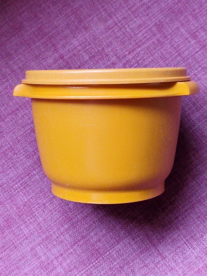 Tupperware Retro Burk med stjärnlock Orange