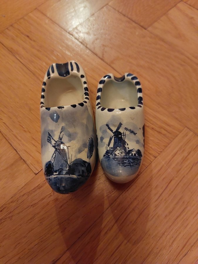 Delft blue Holländska träskor i porslin