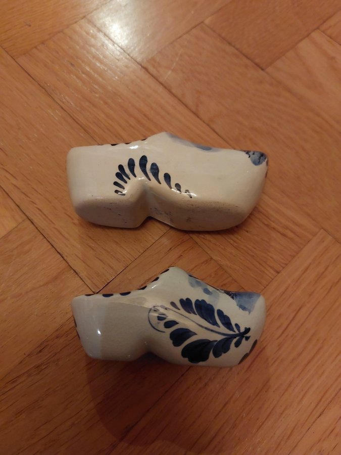 Delft blue Holländska träskor i porslin