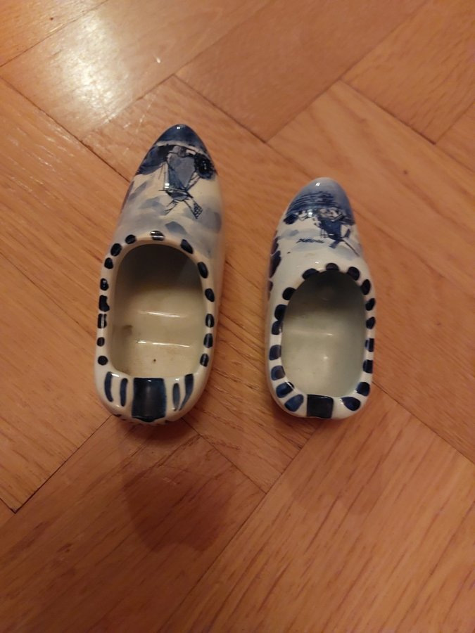 Delft blue Holländska träskor i porslin