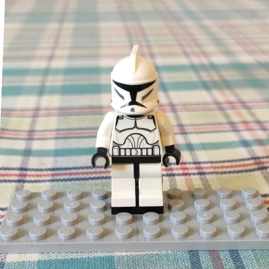 Lego Star Wars Clone Trooper scowl