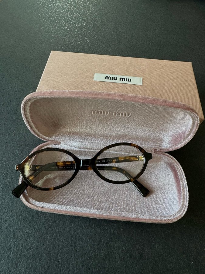 Miu Miu glasögon