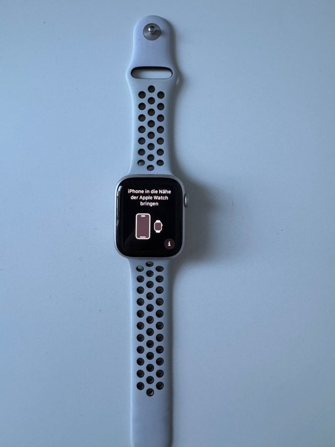 Apple Watch Series 8 GPS 45mm Starlight Aluminum