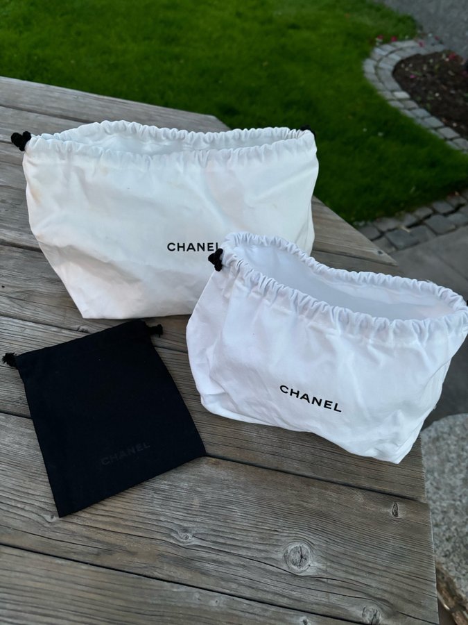 Dustbag Chanel Beaut’e 2 st vita, 1 st svart liten påse