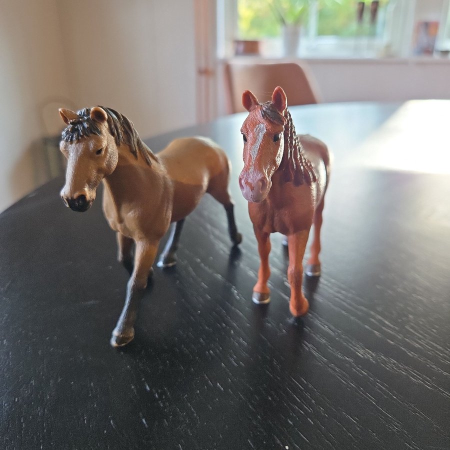 2 st hästar från Schleich