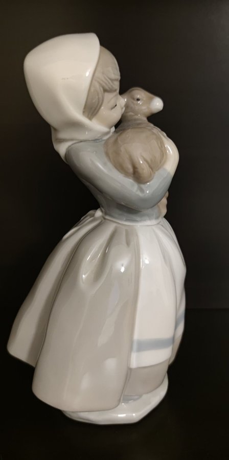 Väldigt vackert gammal porslin figur från Nao Lladro Spain