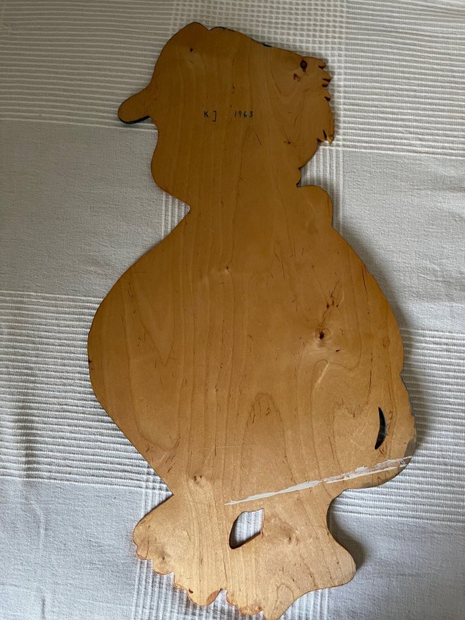 Figur skylt i trä 63 cm hög