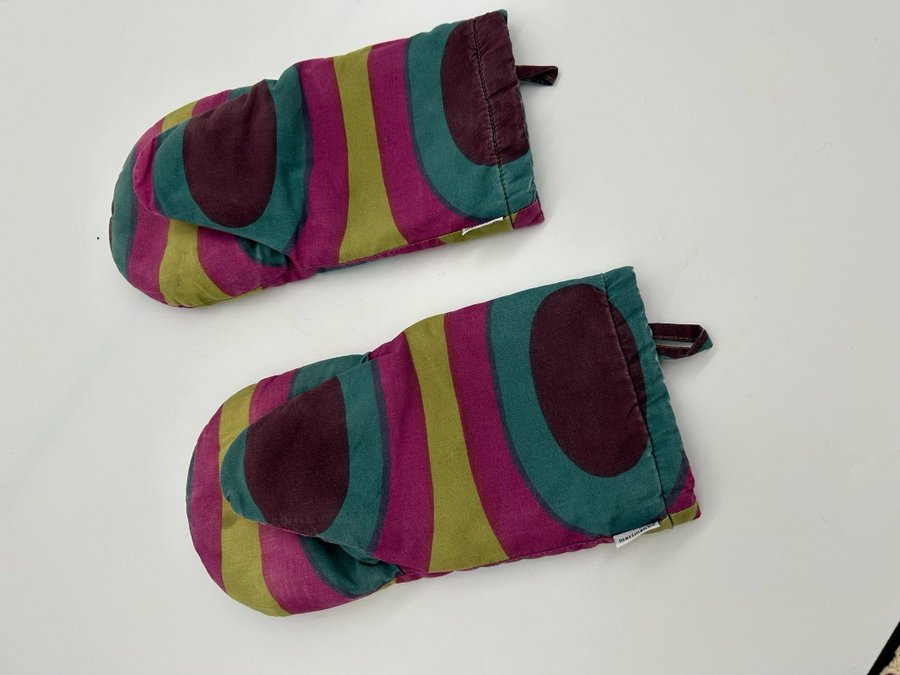 Marimekko pair of the kitchen gloves