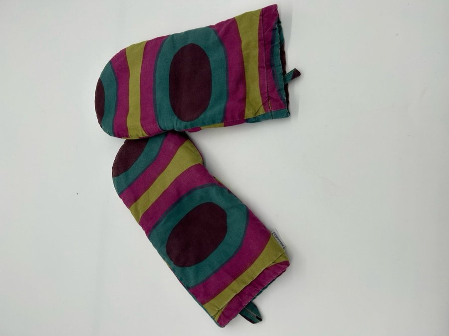 Marimekko pair of the kitchen gloves