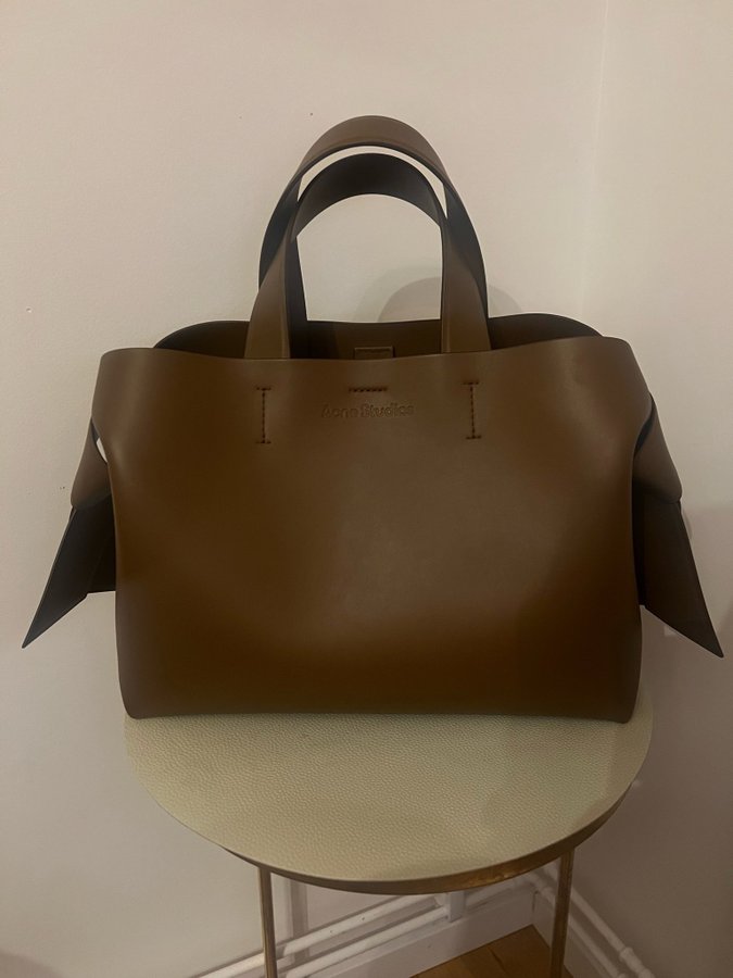 Acne Musubi Tote väska nästan ny