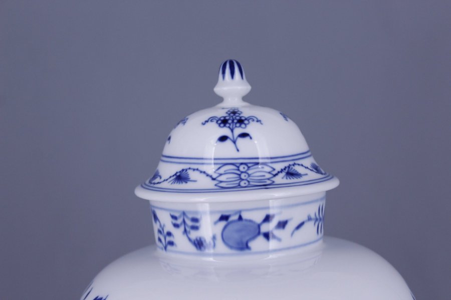 Meissen Blue Onion Unique Large Palace Amphora Lidded Vase  1950s 40 CM