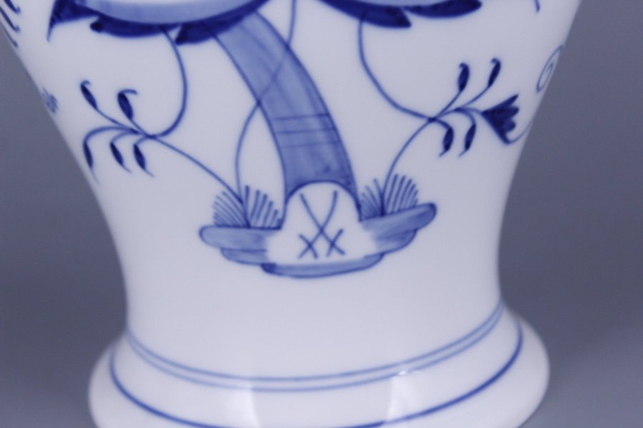 Meissen Blue Onion Unique Large Palace Amphora Lidded Vase  1950s 40 CM