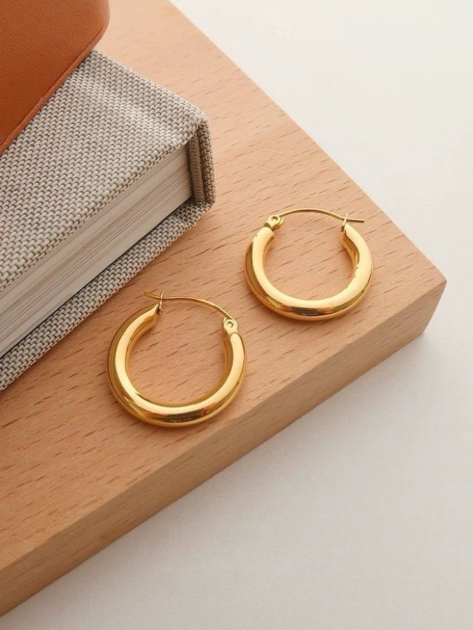 Hoops, gold plated with 18K gold örhängen