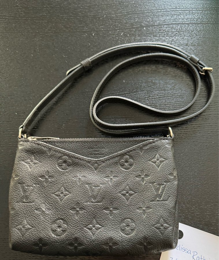 Louis Vuitton Uniformes Pallas Crossbody black empreinte