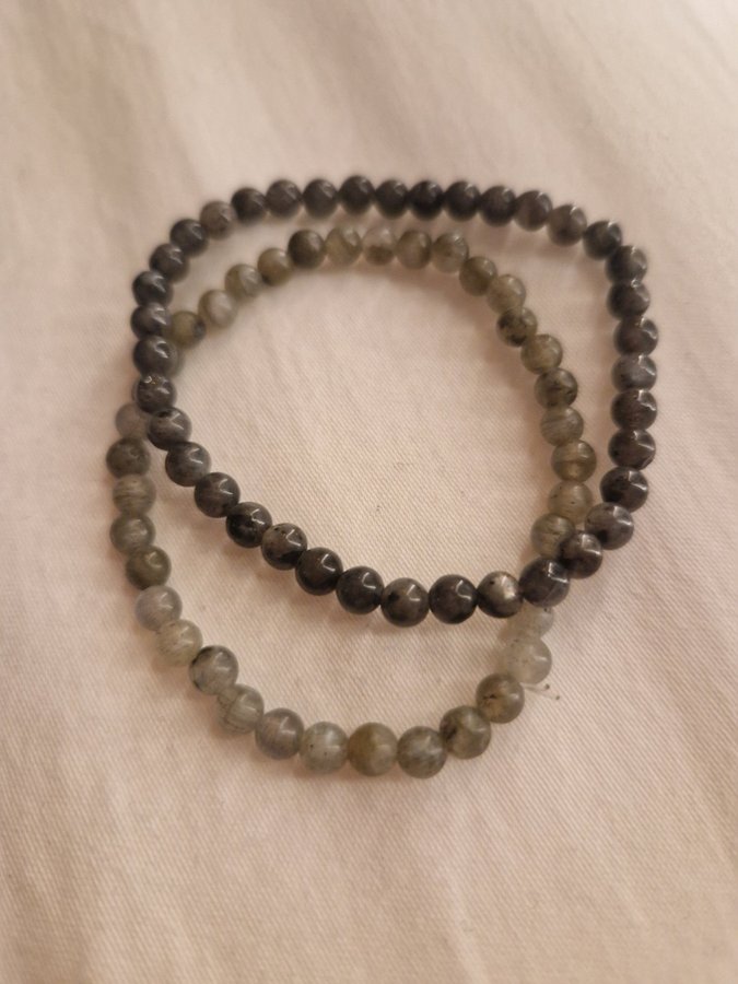 Dark and light Labradorite beads armband