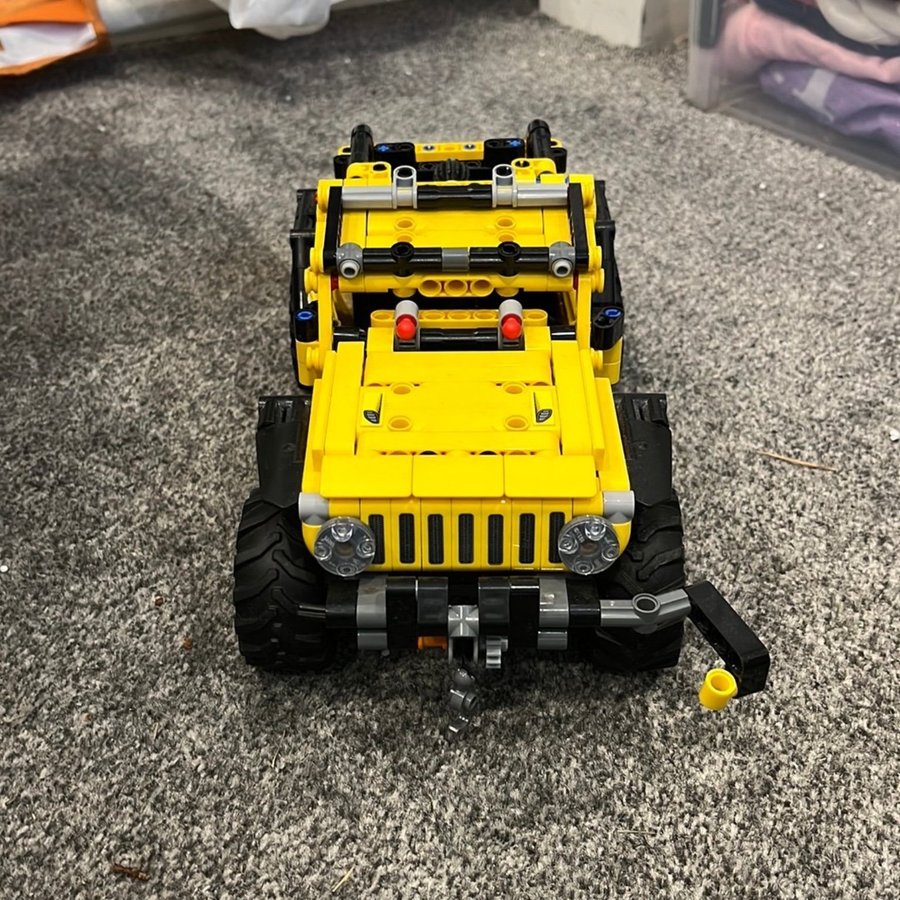 Lego Technic Jeep Wrangler