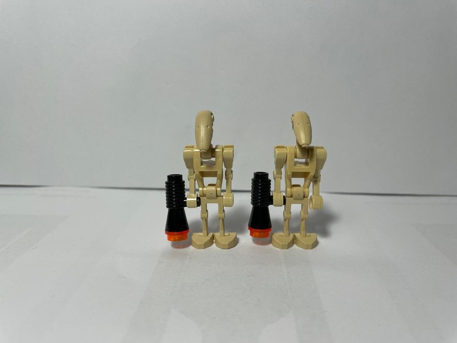 LEGO Star Wars - 2 st Battle Droids (Tan) från set 7126 (2001)