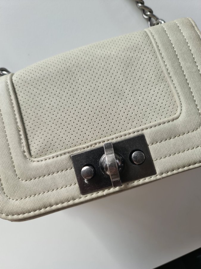 Steve Madden beige axelremsväska kedja crossbody