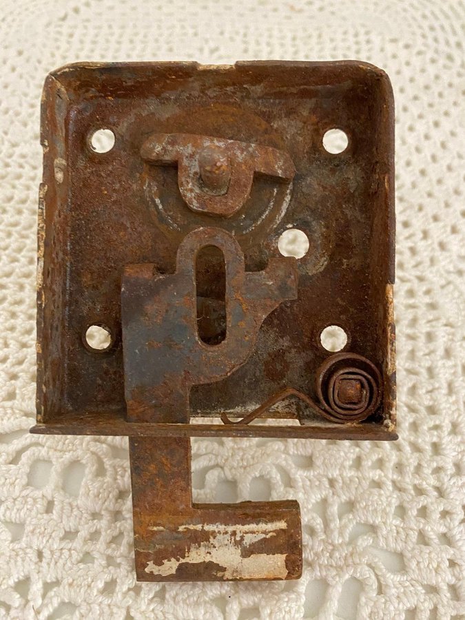 Antikt lås samlarobjekt dörrlås nyckel