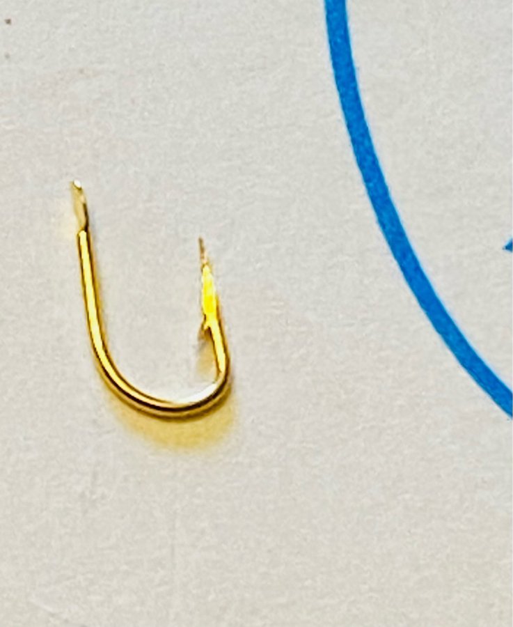 MUSTAD nr18 Qual 280 D  Mini guldplaterade fiskekrokar! 100st minikrokar!