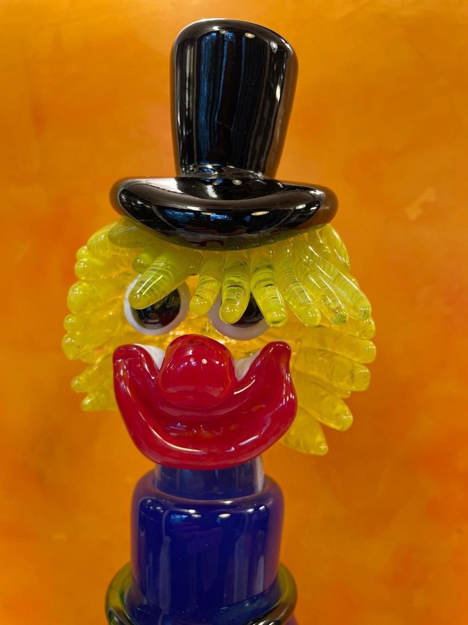 KARAFF I GLAS i form av clown möjligen Murano 1900-talet