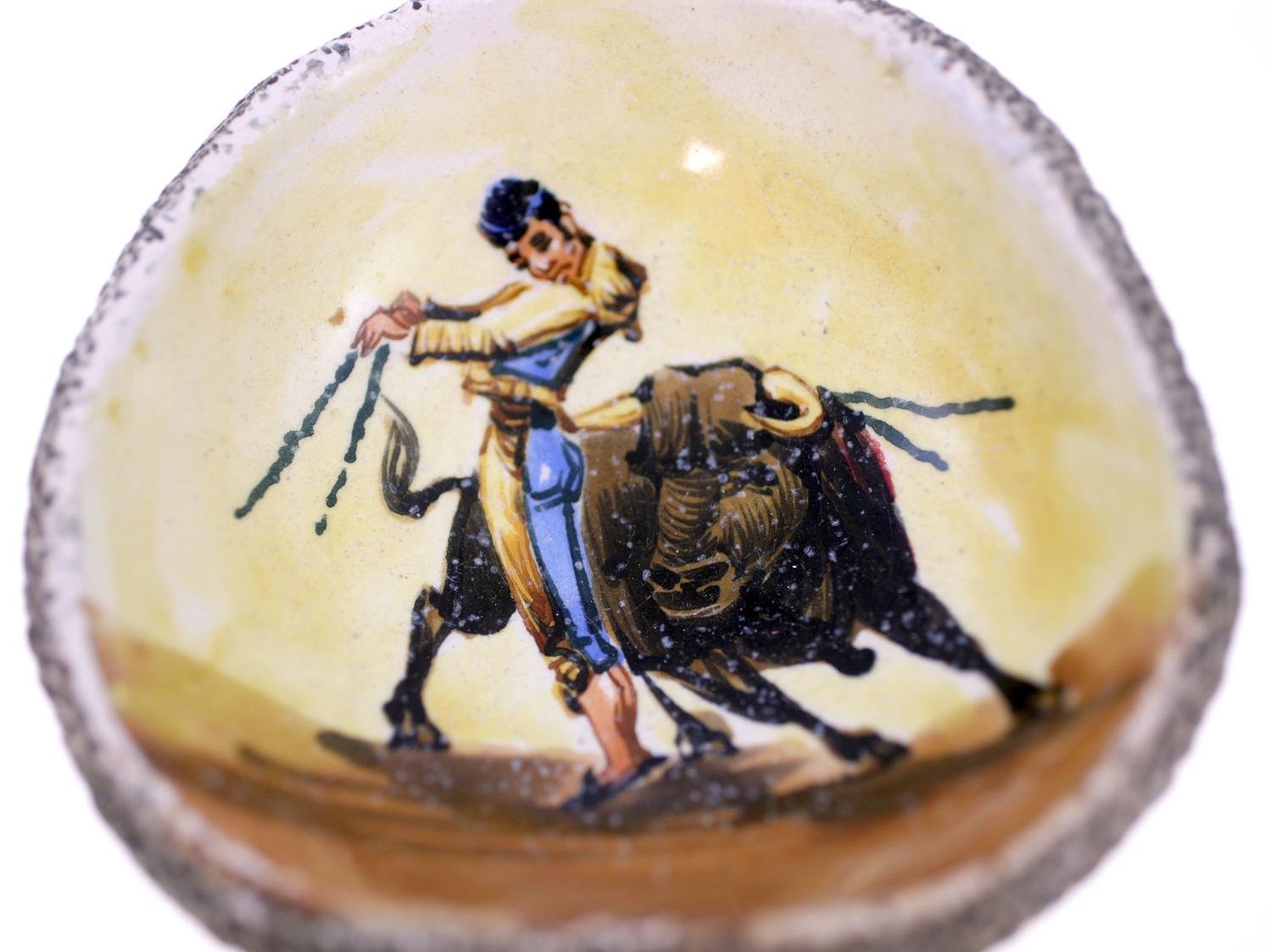 Spanish sea shell vintage dish-Matador bull fighting-circa 1960s-Weight 196g