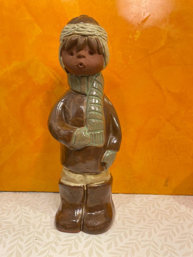Retro keramik Figurin  - Vinterklätt Barn  Jie Gantofta 50 talet
