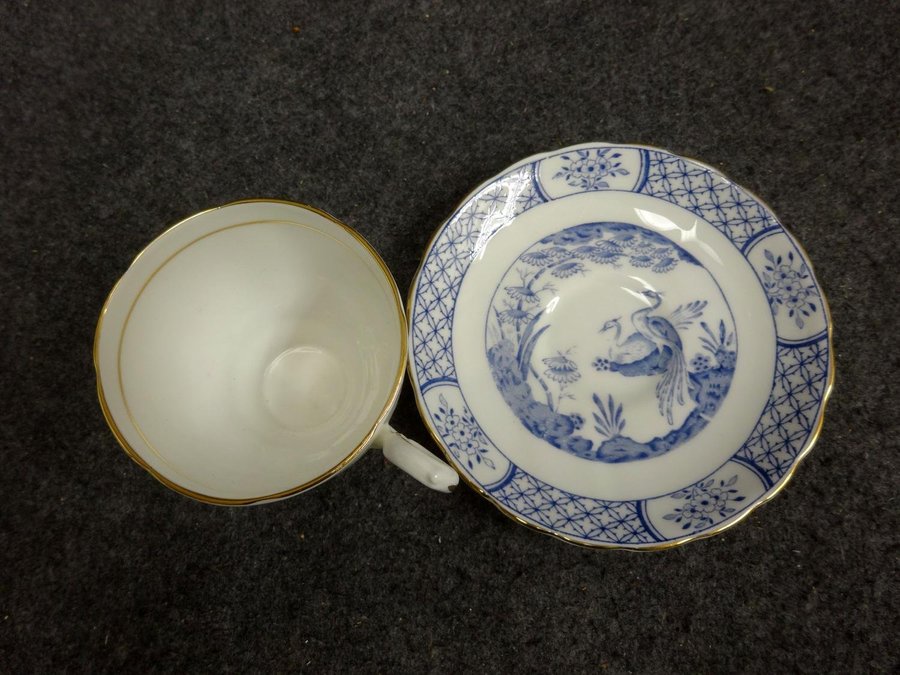 Kopp med Fat Royal Tuscan Fine Bone China England