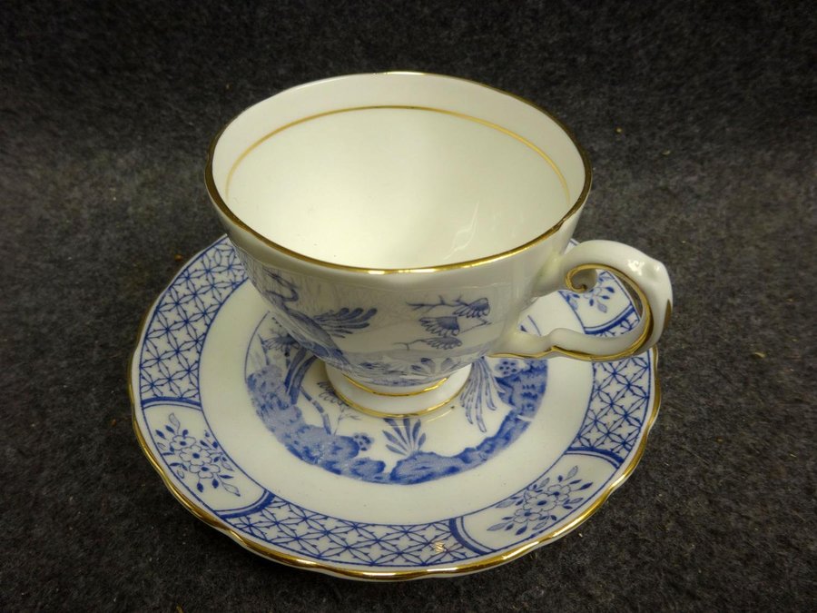 Kopp med Fat Royal Tuscan Fine Bone China England