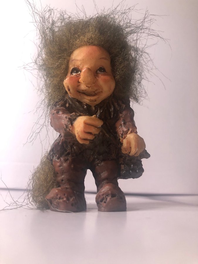 Söt liten trollfigur