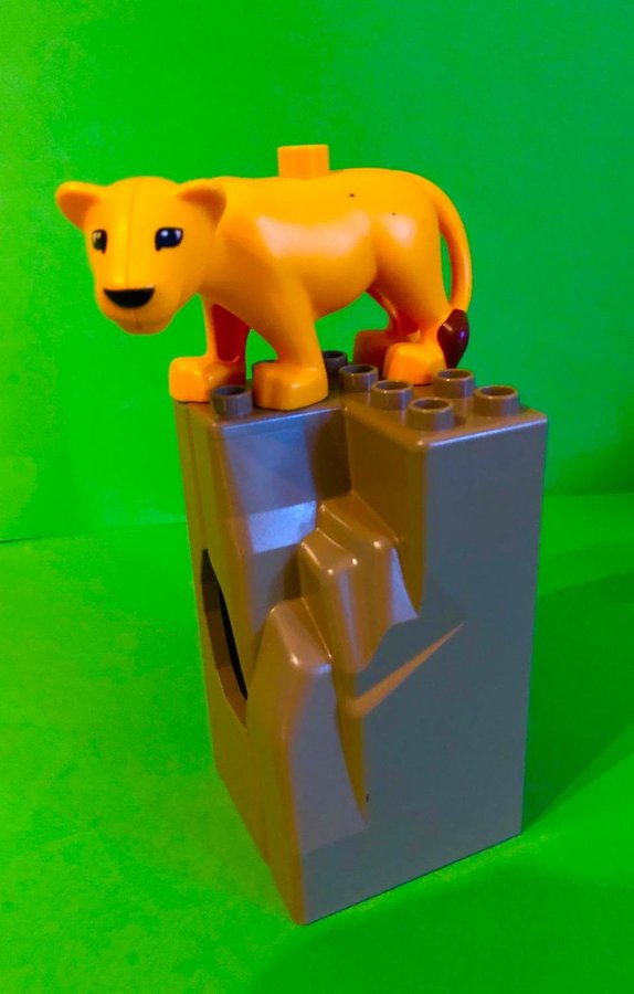 Lego DUPLO Lejonhona på Berg Lejon Hona klättrar i Berg - Djur Wild Life