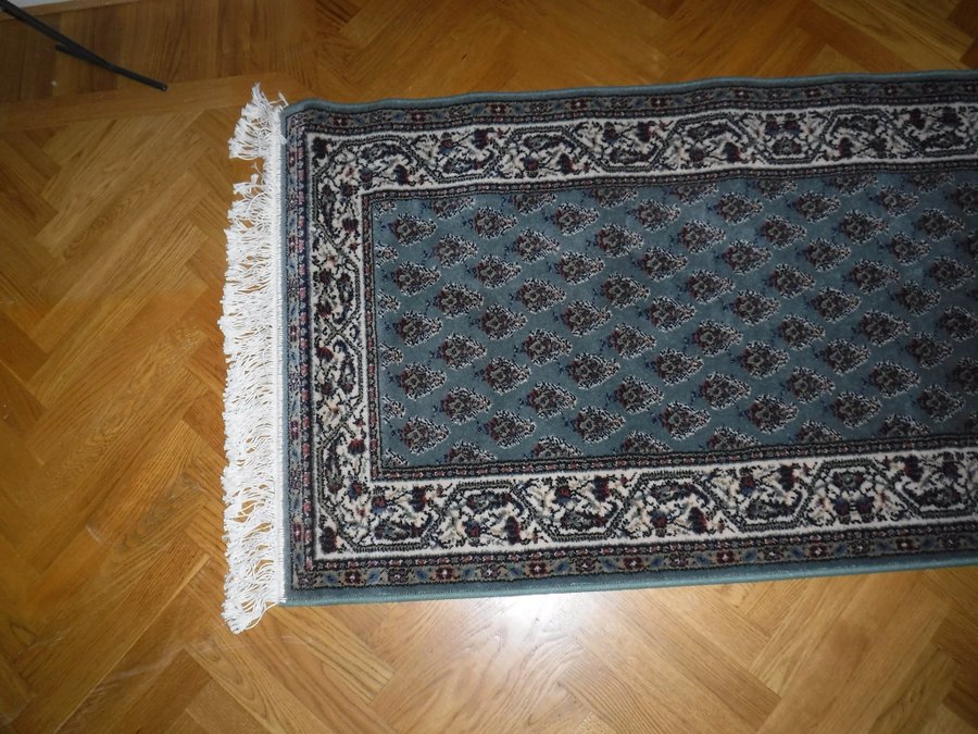 Ny mönstrad matta i 100 % ull 67 x 140 cm från Täbris Royal