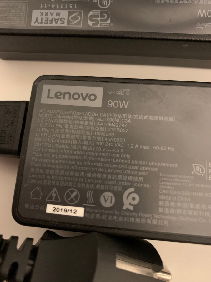 2 st Lenovo laptop laddare 90W 20V