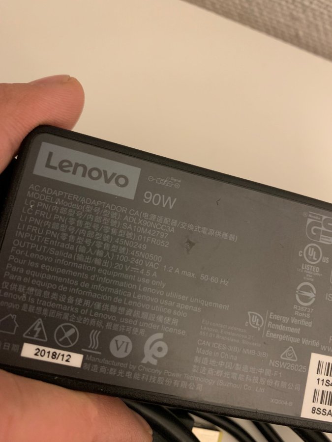 2 st Lenovo laptop laddare 90W 20V