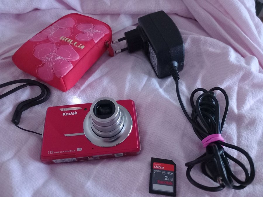 Kodak EasyShare M420 , Red färg + SD kort 2 GB + Fodral