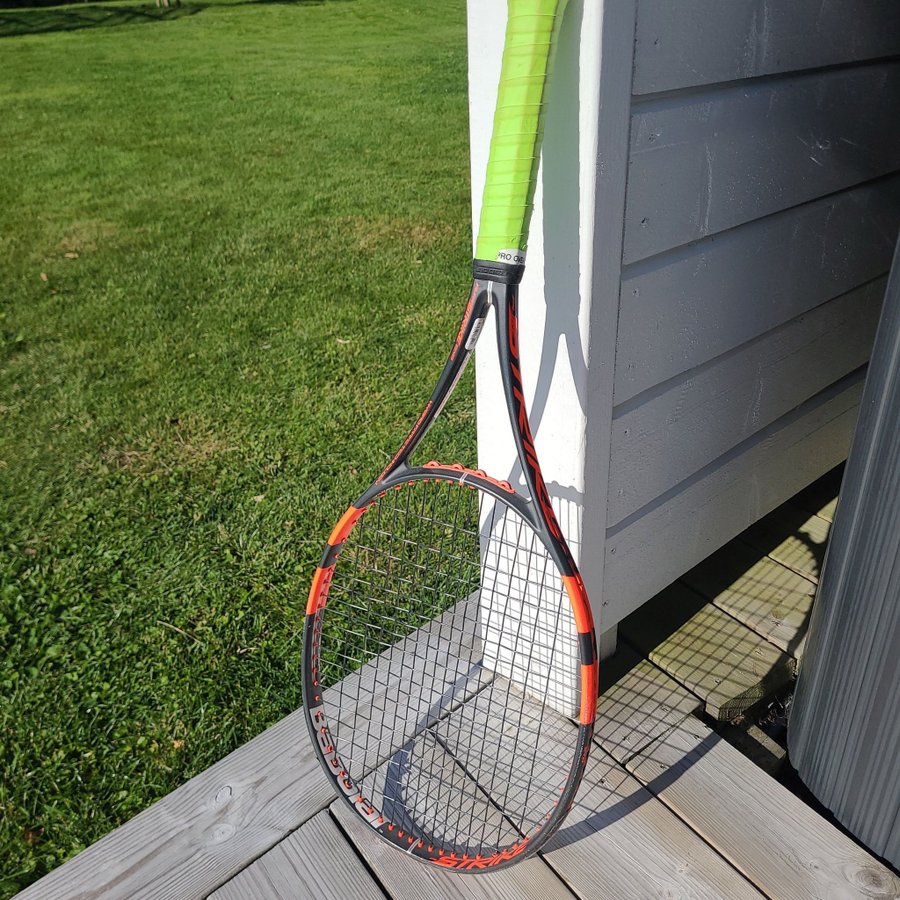 Babolat Pure Strike 16x19 Tennisracket