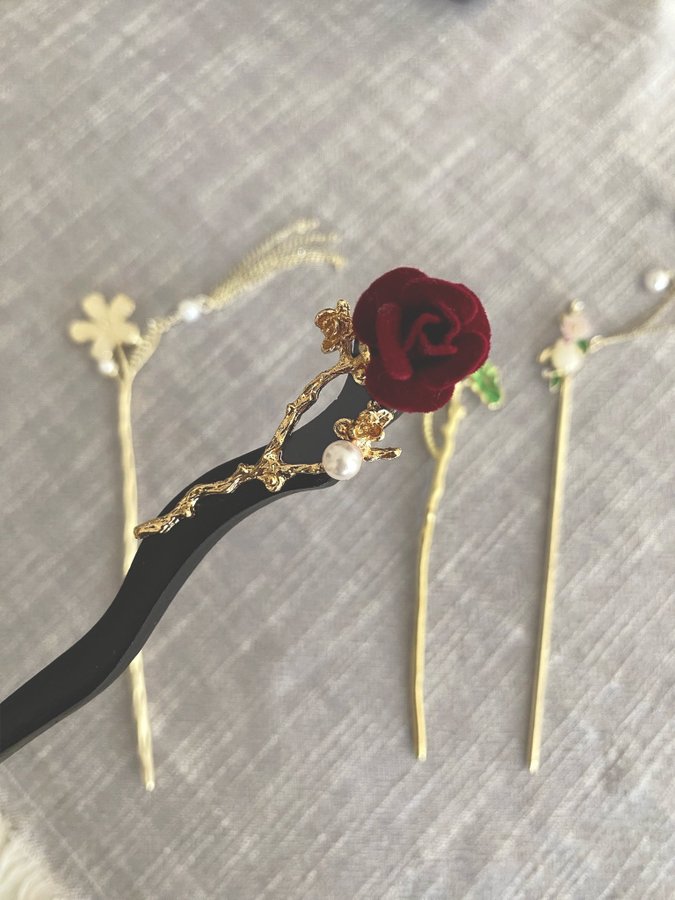 Rose hairpin