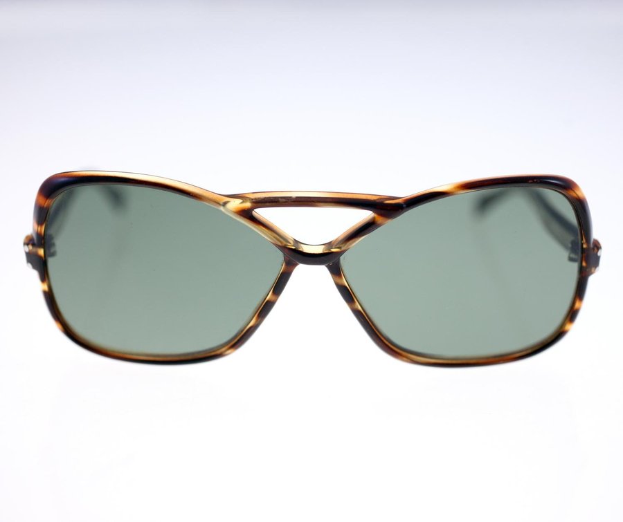 EUROSOL ladies cutaway oversized sunglasses-circa 1960s-Weight 38g-FRI FRAKT