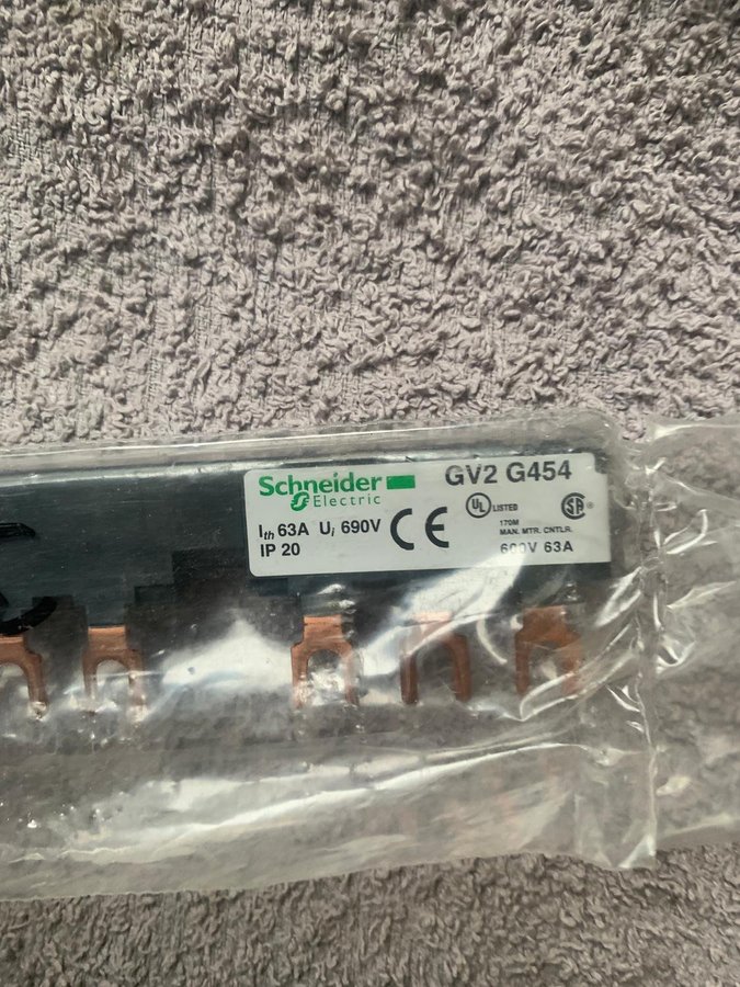 Comb busbar GV2G454 63A 690V - 3389110555875